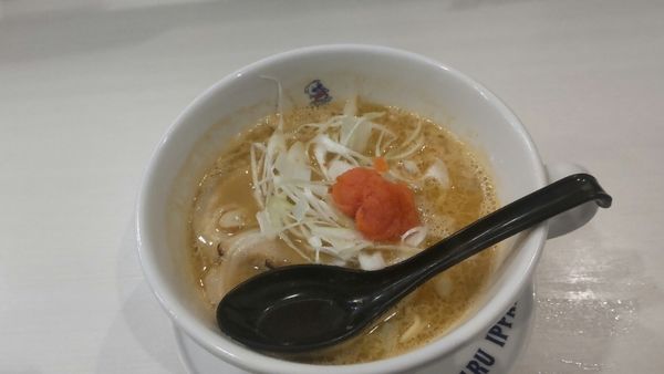 「ラーメン辛子明太子」@ラーメン海鳴 福岡空港店の写真