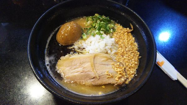 「ガーリック鶏蕎麦、味玉」@七福軒の写真