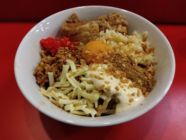 「ジャンクまぜそば（麺300グラム）＋豚1枚」@まぜそばマゼロー 船橋店の写真