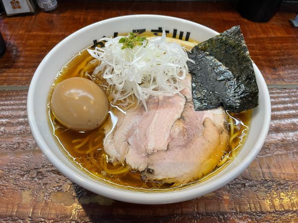 「正油(バラ) + 味玉」@元祖一条流がんこラーメン たま館分店の写真