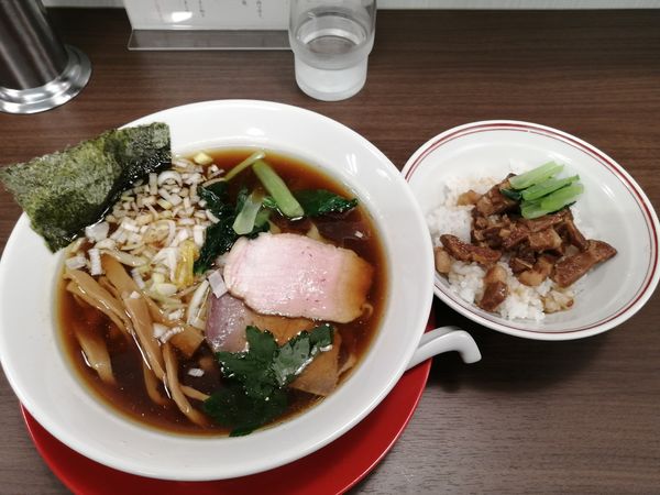 「手打中華そば    750円　台湾魯肉飯　300円」@中華そば 麦笑 本所吾妻橋店の写真