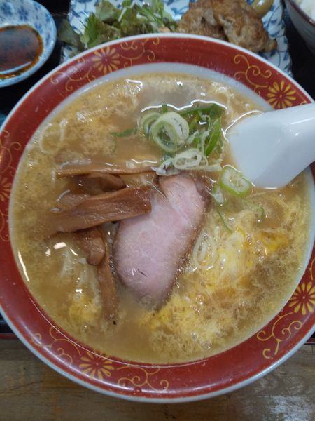 「玉子とじらーめん」@かごやの写真