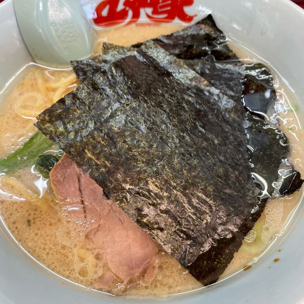 「醤油ラーメン 690円」@ラーメン山岡家 太田店の写真