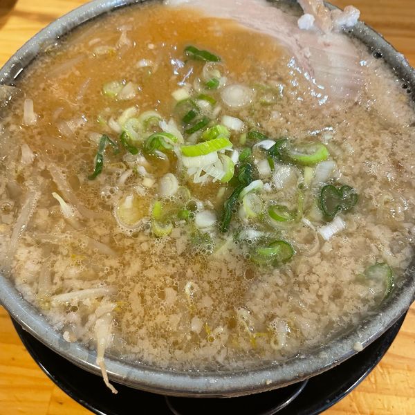 「らーめん（味噌）背脂2 730円  半麺 -50円」@チャッチャ系らーめん もん吉 伊勢崎支店の写真