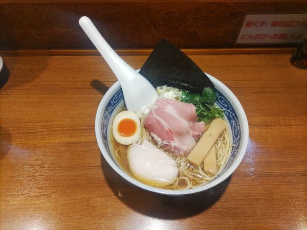 「煮干しそば白醤油」@寿製麺よしかわ 川越店の写真