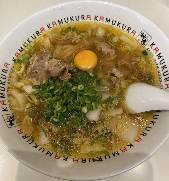 「【期間限定】牛すき月見ラーメン　１１００円」@神座飲茶樓 横浜ジョイナス店の写真