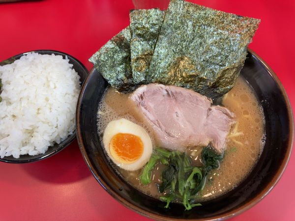 「ラーメン並」@横浜ラーメン 山本家の写真