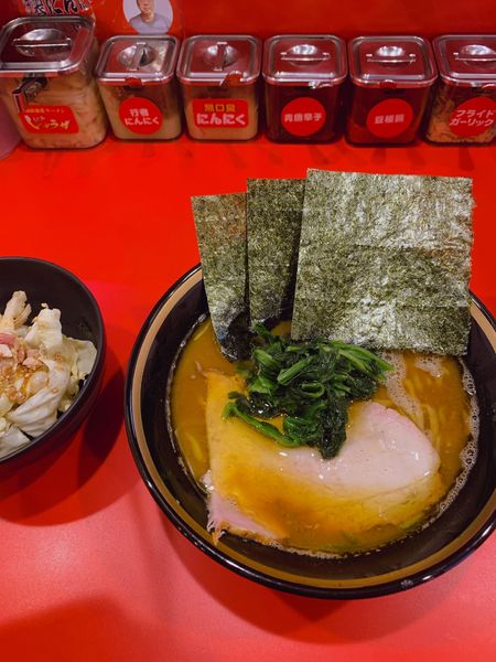 「醤油豚骨」@横浜家系総本山 吉村家直系店 ラーメン内田家の写真