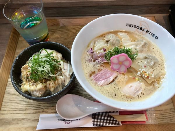 「濃厚えびそば+わんたん+鶏マヨ丼」@えびそば 緋彩の写真