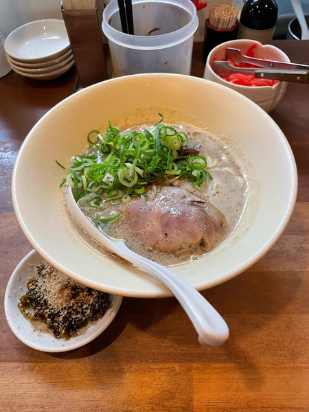「博多豚骨ラーメン」@幸心堂の写真
