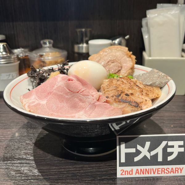 「濃厚イカのまぜそば　2周年限定」@中華そば 十目一八食堂の写真