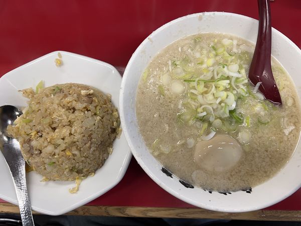 「【朝限定】掛けラーメンと朝チャーハンセット1000円」@らーめん弁慶 浅草本店の写真