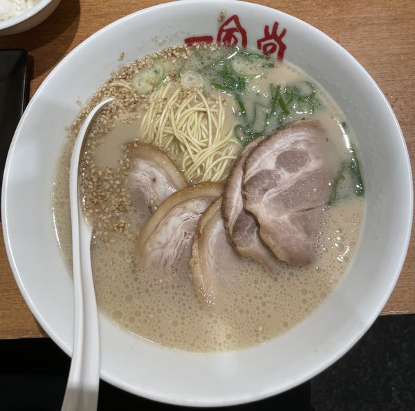 「白丸元味＋チャーシュー4枚」@博多一風堂 新宿アイランドタワー店の写真