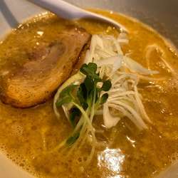 背脂醤油ラーメン