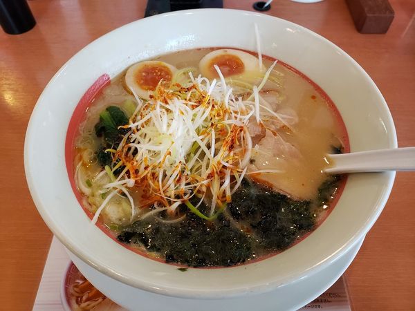 「クリーミー濃厚鶏白湯らーめん+ネギ」@幸楽苑 栄町店の写真