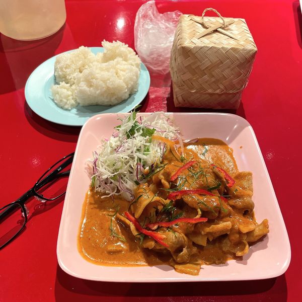 「パネーンムー（豚肉レッドカレー炒め）」@サバイサバイ タイ屋台 御茶ノ水の写真