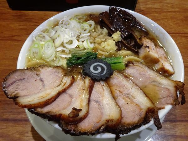 「大人のさんすけうどん：大盛（1,100円）」@肉うどん さんすけの写真