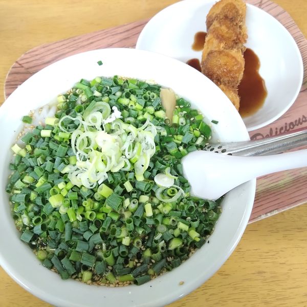 「青ねぎラーメン(塩)890円、いもフライ160円」@太七の写真