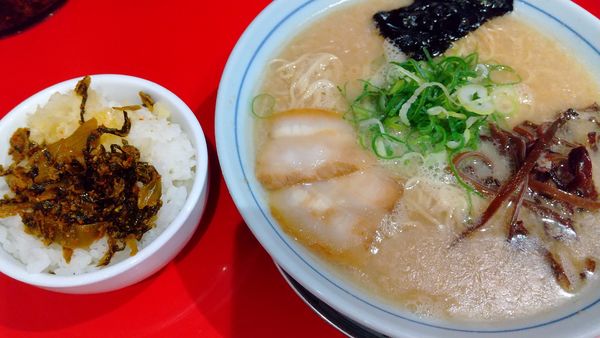 「本場博多ラーメン（¥650)」@本場博多ラーメン せまかっちゃん 神田店の写真