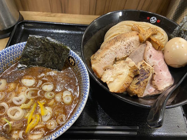 「特製つけ麺（大）：1380円」@麺屋 たけ井 阪急梅田店の写真