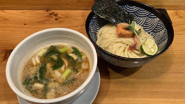 「期間限定 鮭と海老のつけ麺」@麺堂にしき 新宿歌舞伎町店の写真