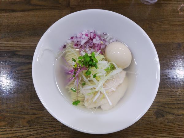 「壱岐のコク塩+味玉  ﾒﾝﾏ抜き」@麺処 とみいの写真