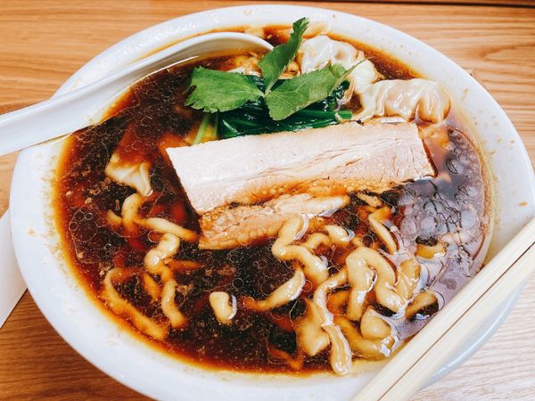 「ワンタン付き醤油らーめん」@あはれの写真