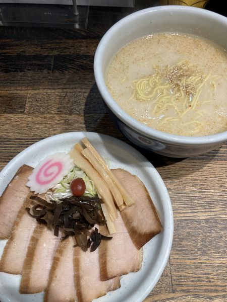 「特選とろ肉ラーメン、塩」@らーめん 山頭火 原宿店の写真
