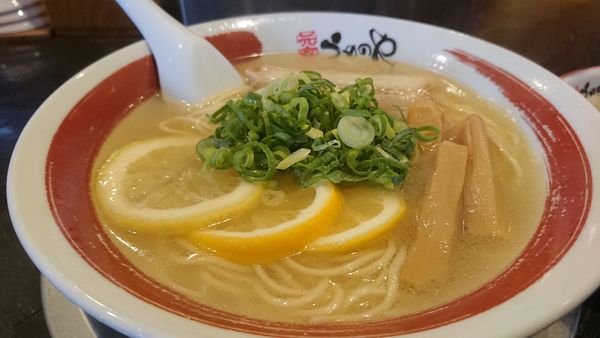「鯛だしレモンらーめん」@元家うめのや 坂戸店の写真