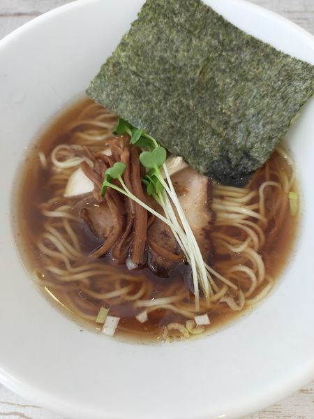 「醤油らーめん」@らーめん 羊と狼の写真