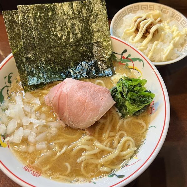 「豚骨醤油ラーメン＋白飯ハーフ」@こいけのいえけいの写真