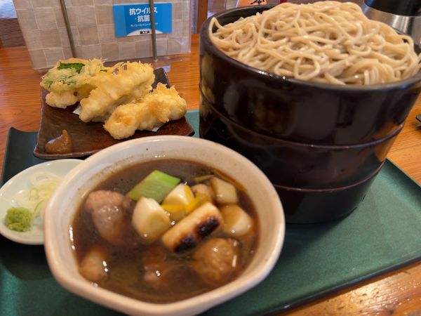 「鴨せいろ大盛 ＋ 鱧の天ぷら」@板そば 喜右衛門の写真