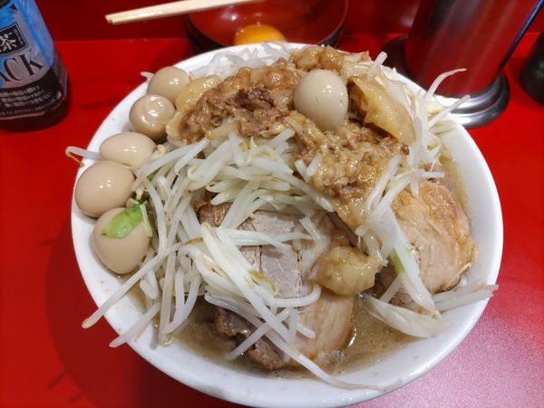 「ラーメン少な目+ｳｽﾞﾗ卵+生卵（980円）」@麺屋HEROの写真