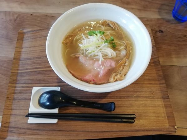 「塩と貝のラーメン」@ラーメン 健やかの写真