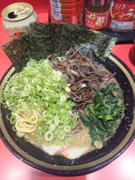 「缶ビール ＋ ラーメン 麺少なめ ＋ きくらげ」@環2家 蒲田店の写真