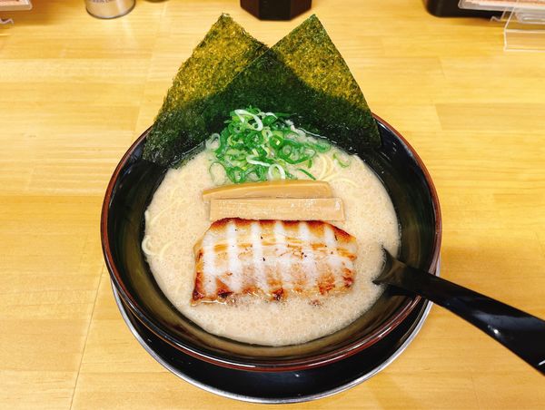 「白らぁめん」@麺家りょうま本堂の写真