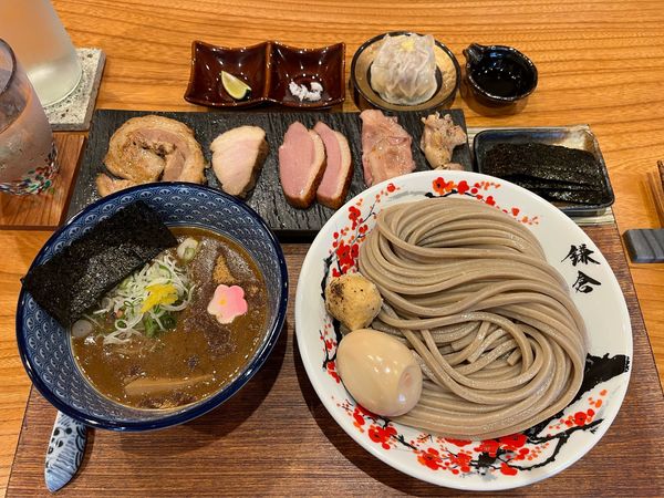 「濃厚豚骨魚介つけめん +特選チャーシュー5種盛り +半熟味玉 極」@中華蕎麦 沙羅善の写真