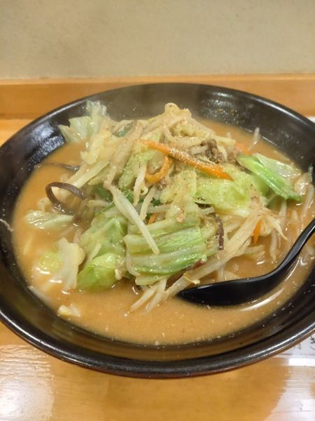 「たっぷり野菜の味噌タンメン」@らーめん高橋の写真