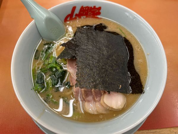 「醤油チャーシュー麺」@ラーメン山岡家 厚木店の写真