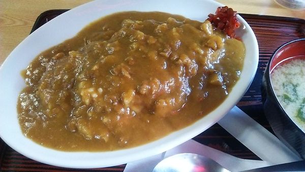 「カレーライス 670円＋みそ汁 110円」@長野屋食堂の写真