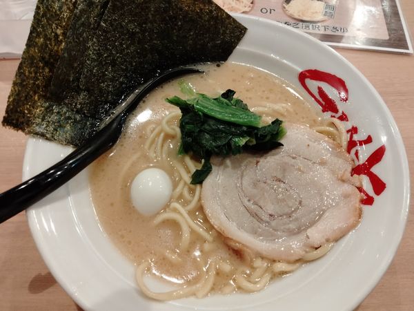 「ラーメン」@横浜家系ラーメン 吟家 船橋駅前店の写真