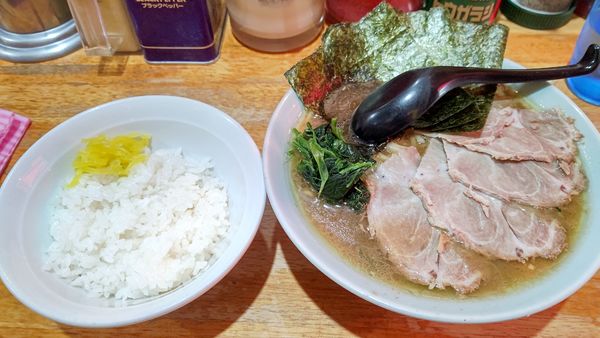 「チャーシューメン+半ライス」@四号家の写真