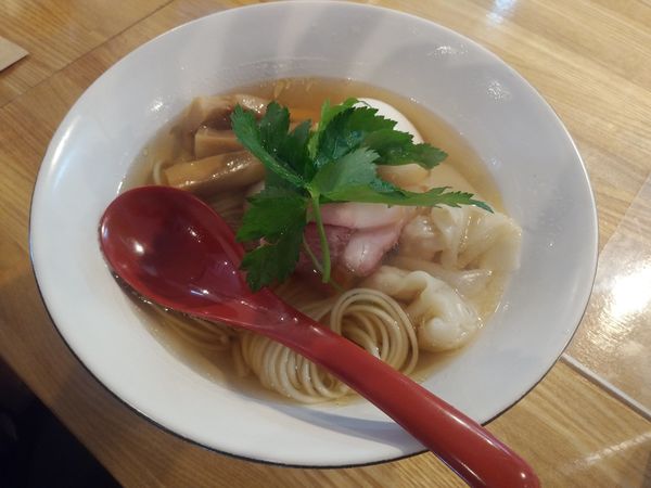 「特級中華そば　白　1100円」@自家製麺 くろ松の写真