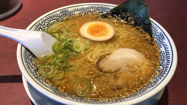「熟成醤油とんこつラーメン」@丸源ラーメン 大宮バイバス宮原店の写真