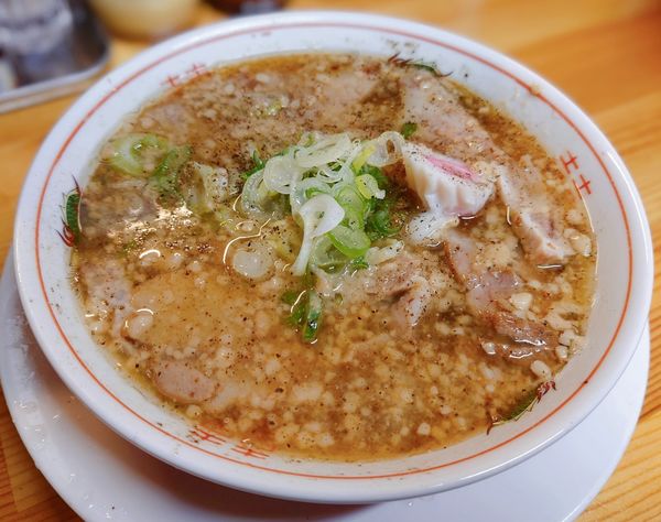 「特製中華そば」@中華そば ○中の写真