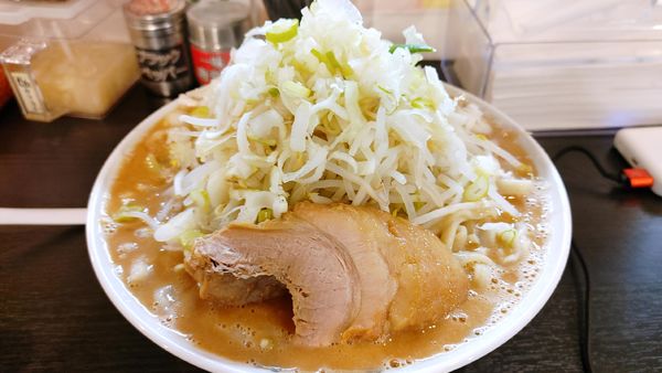 「らーめん(豚1枚) ・麺特盛(ネギマシマシ) ￥1,200」@ちばから 蒲田店の写真
