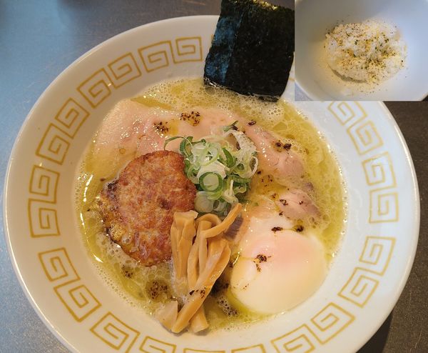 「鶏白湯らぁ麺 〆のチーズリゾット付 ￥950」@麺や くろえもんの写真