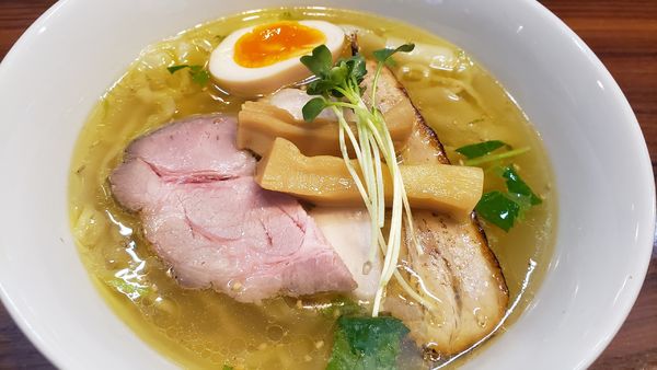 「塩そば＋ワンタン」@中華そば 陽なたの写真