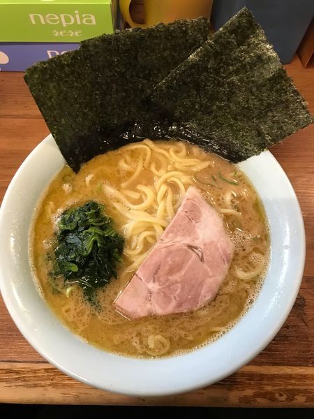 「中盛りらーめん」@吉祥寺 武蔵家の写真