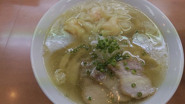 「海老ワンタンめん」@日陰の写真